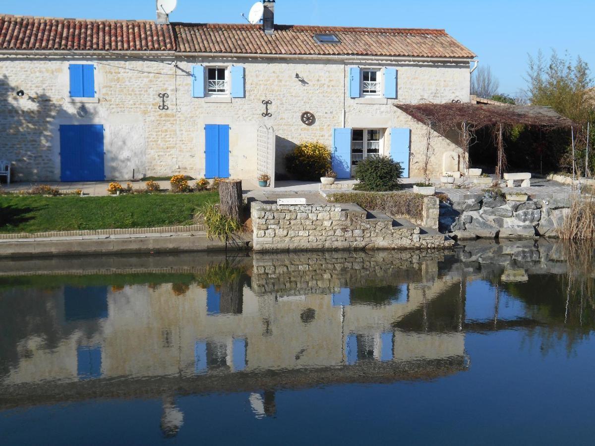 Marais Poitevin Bord Riviere Peche ,Barque, Velos, Wifi, Linge, Cheminee, Cuisine, Terrain De Boules La Taillee Kültér fotó